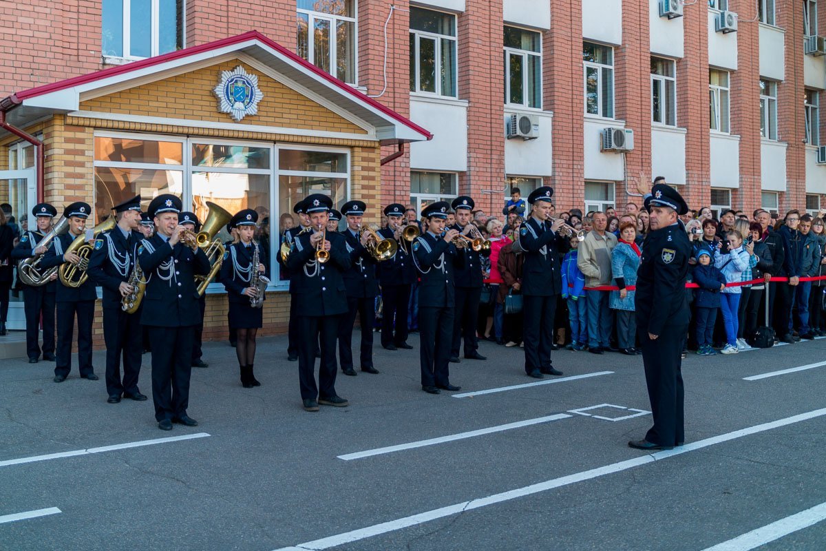 После принятия курсантами присяги под звуки оркестра все присутствующие исполнили Гимн Украины