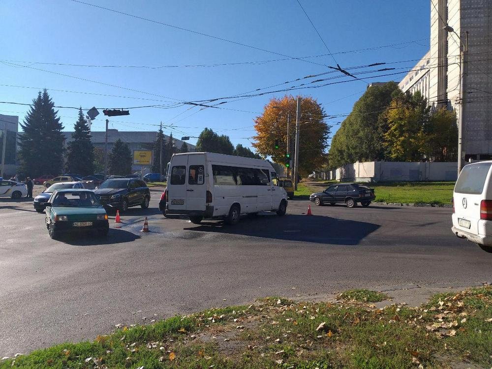 На месте работает патруль полиции На месте работает патруль полиции