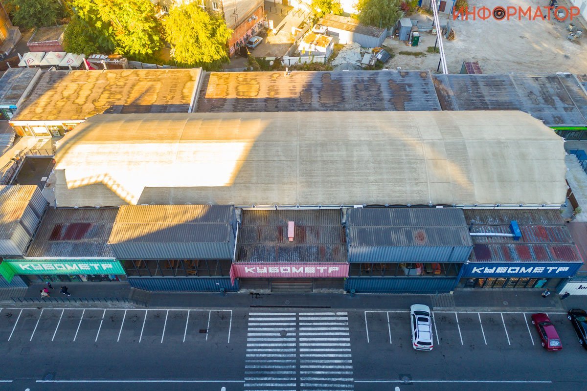 От непогоды комплекс защитили перекрытием, каждый контейнер оснащен системой обогрева и кондиционером