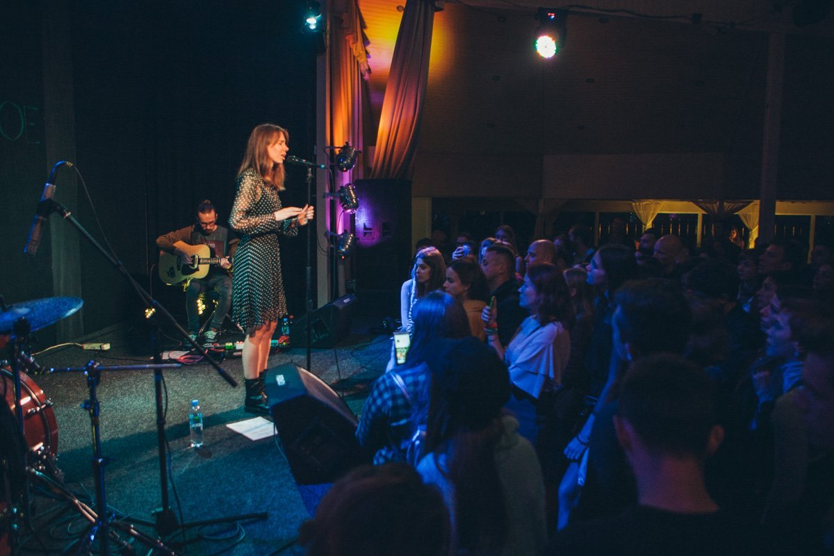 Телефоны - атрибут каждого концерта