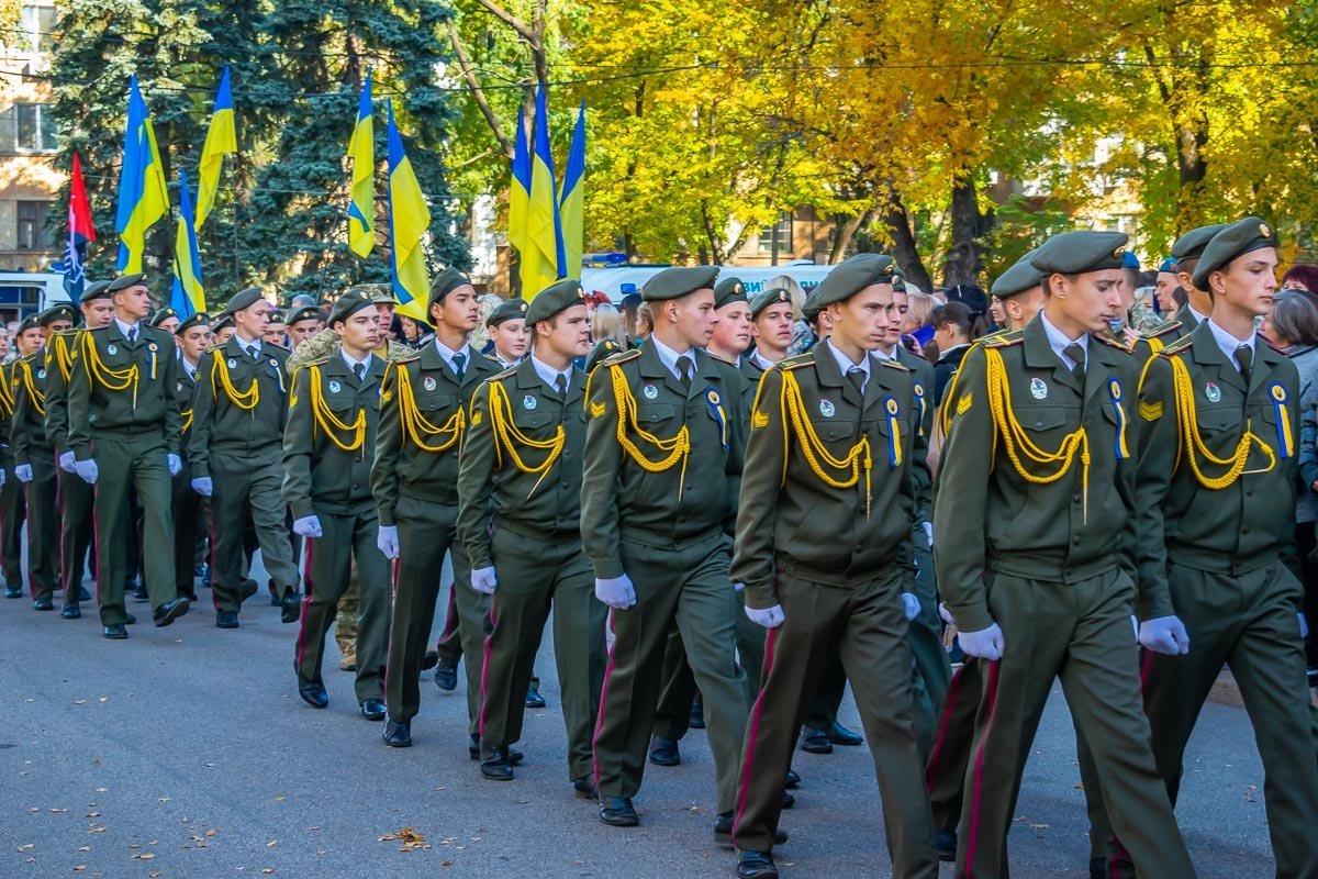 Марш начали курсанты Марш начали курсанты
