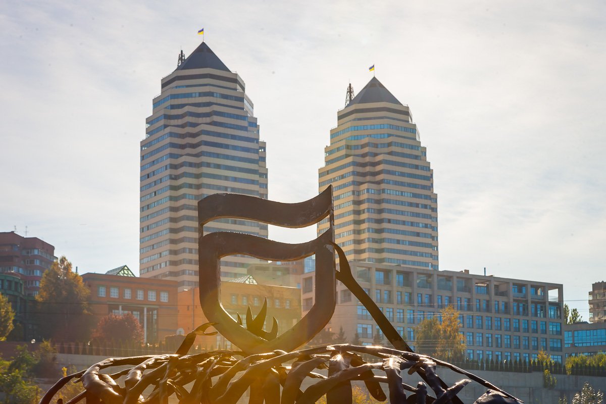 узнецы создали трехметровый «Талисман Днепра», который будет украшать Сичеславскую Набережную узнецы создали трехметровый «Талисман Днепра», который будет украшать Сичеславскую Набережную