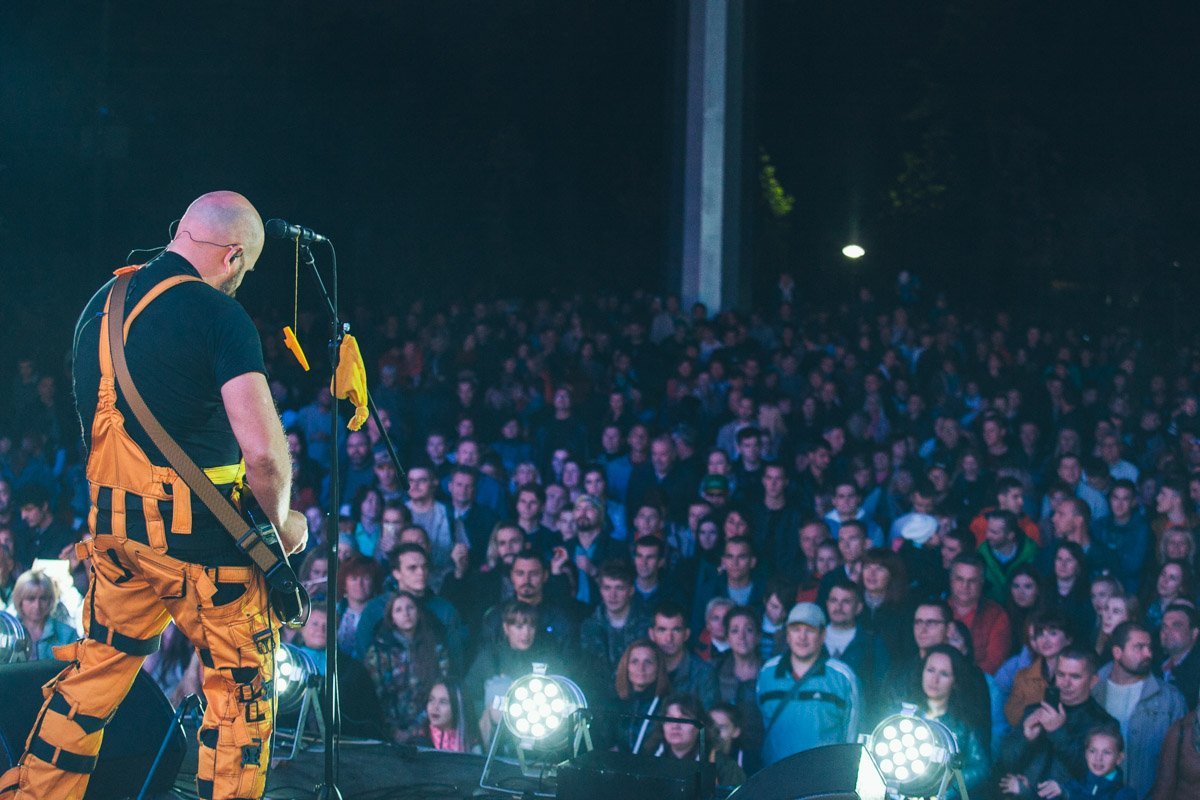 Почти без телефонов