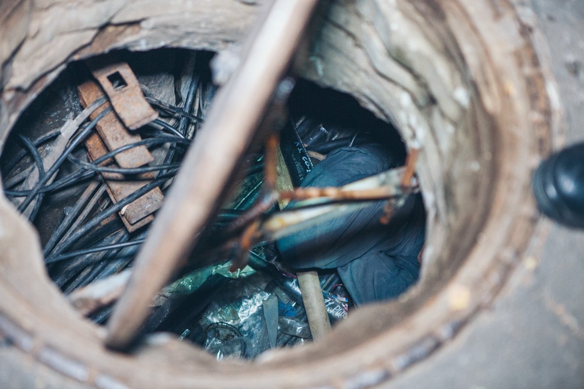 Любитель городских коммуникаций