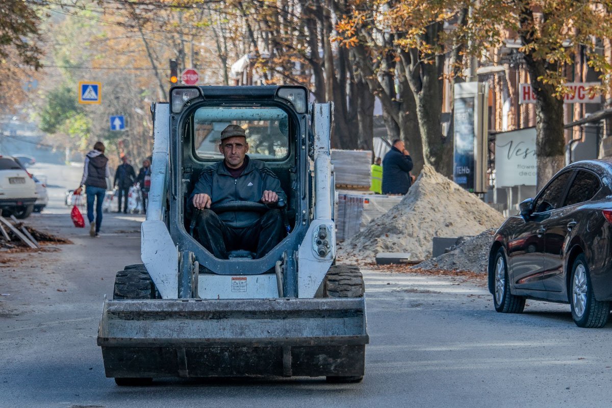 Днепр в лицах: какое настроение у жителей города в выходной понедельник 2