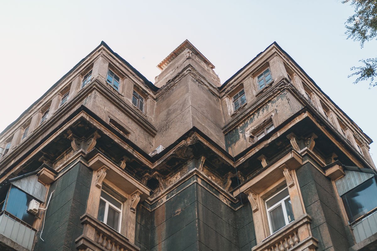 В жилых комнатах было достаточно места для 2-3-х человек