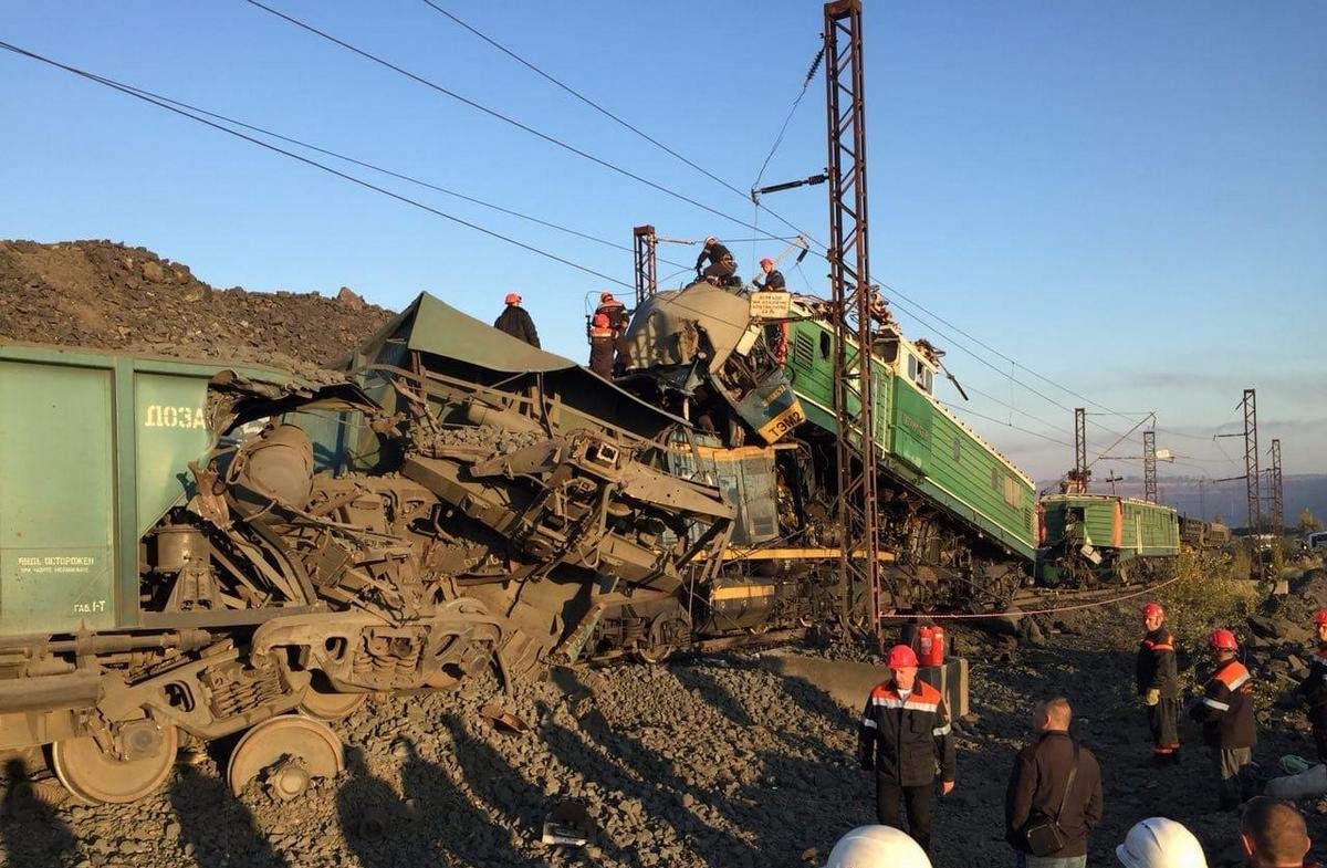 В результате аварии погибли трое мужчин В результате аварии погибли трое мужчин