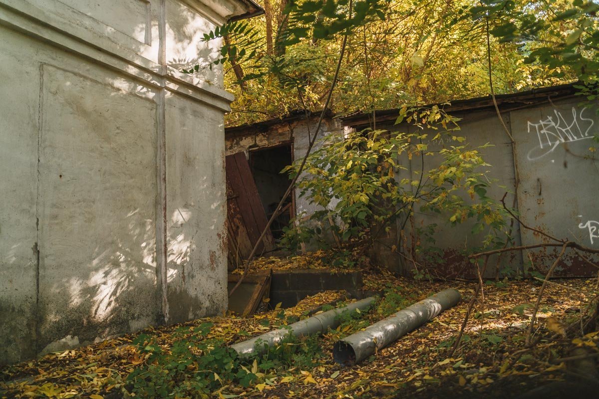 Тело мужчины нашли над гаражами во дворе дома на Баррикадной Тело мужчины нашли над гаражами во дворе дома на Баррикадной