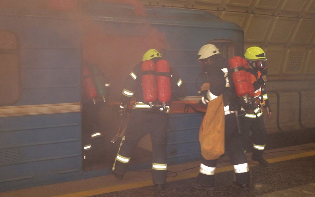 В третьем вагоне был очаг возгорания