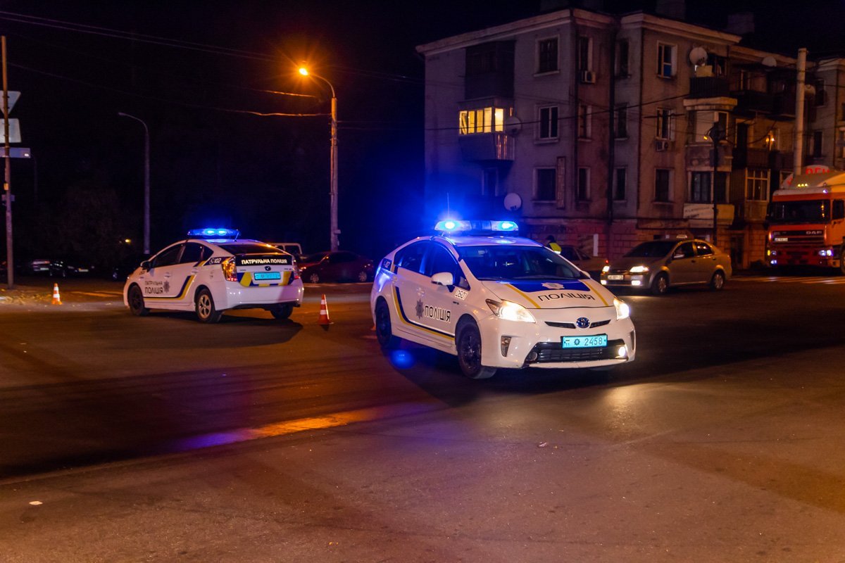 В это время на улице проспект перекрыли