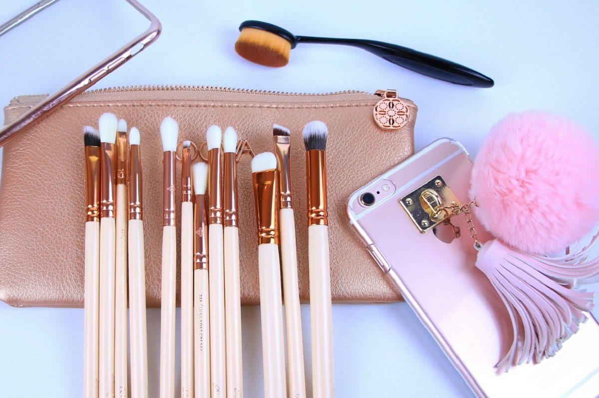 Сам себе визажист