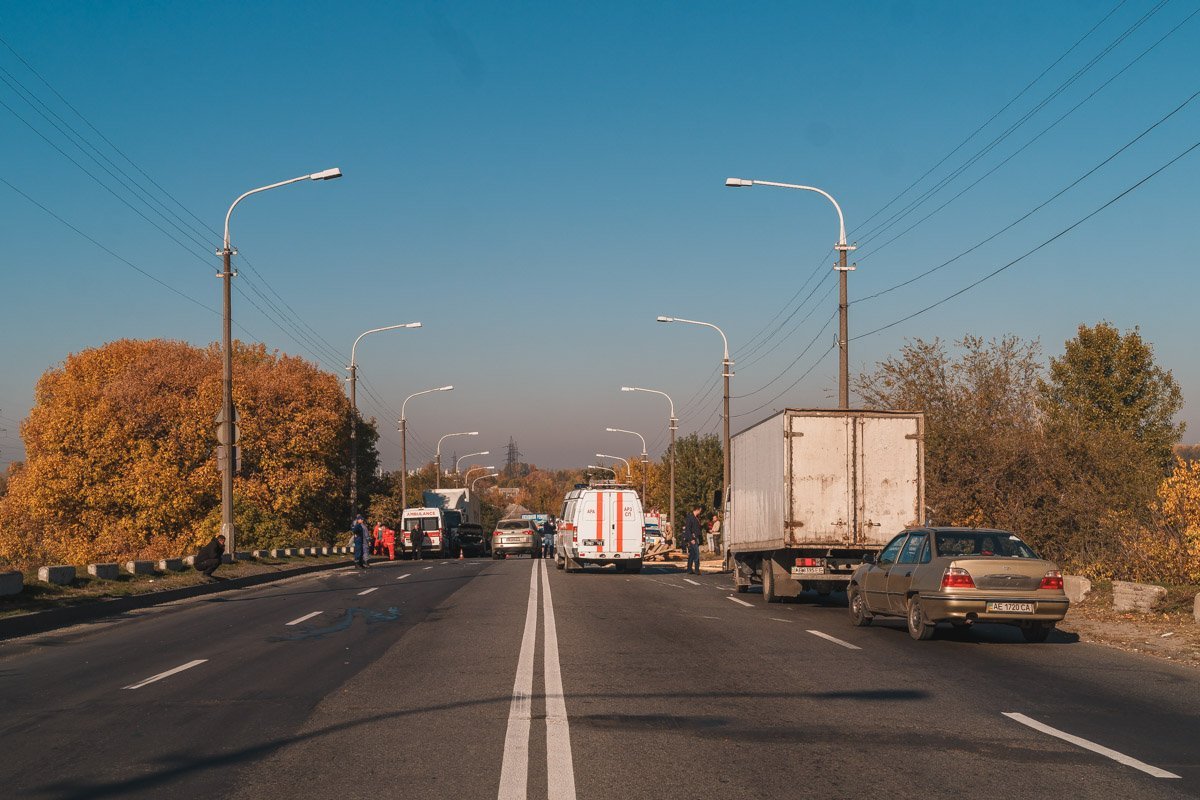 На месте работают полиция и спасатели На месте работают полиция и спасатели