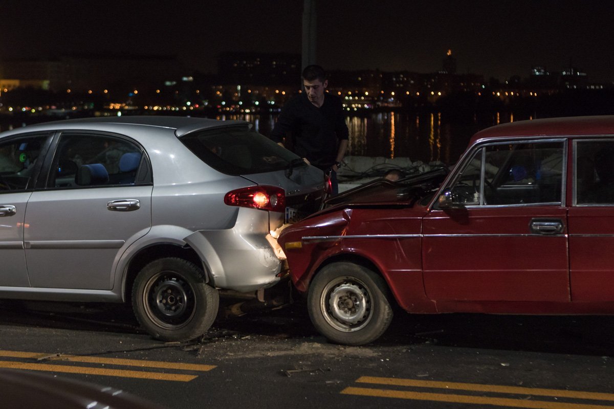 На мосту случилось сразу 2 ДТП