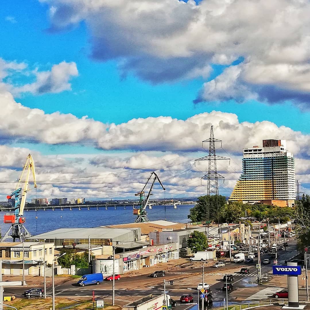 Днепр не скрывает своей индустриальной натуры. Фото:muzyka.andrei