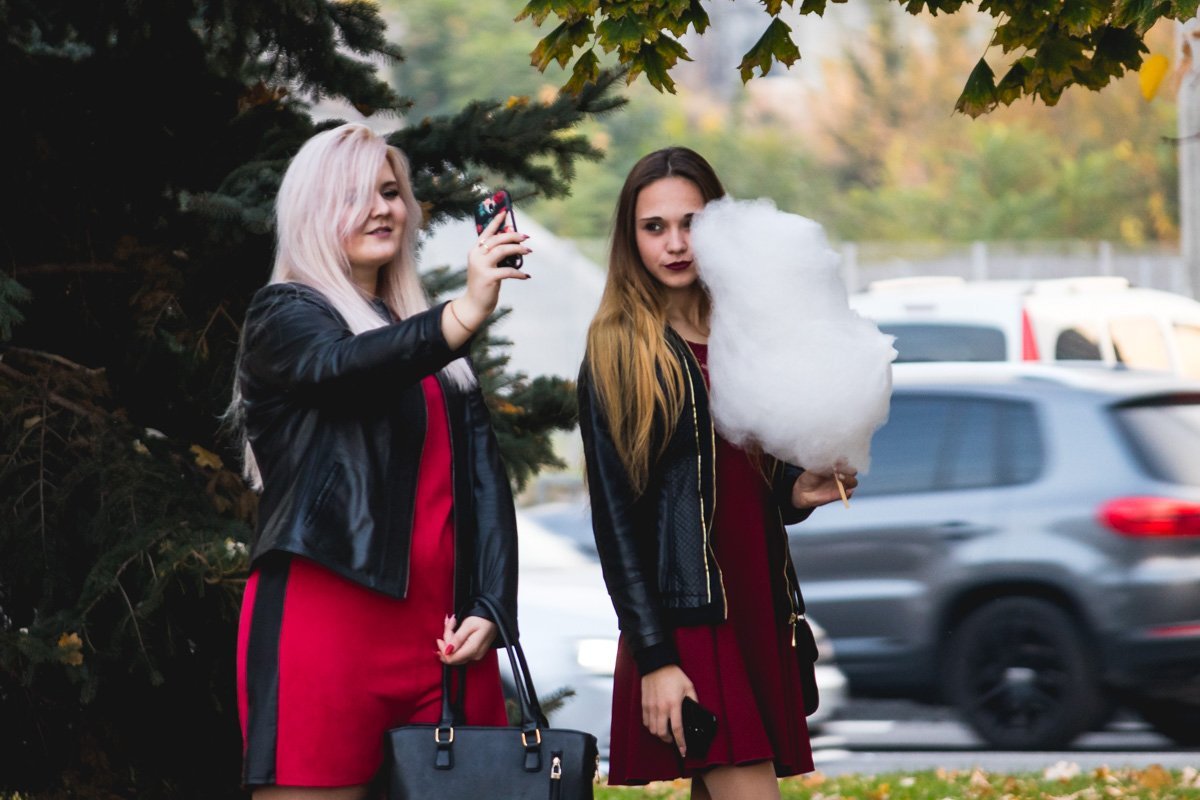 Понасобирают смартфоны... а ты потом разбирайся, где, на что и куда фотографировать