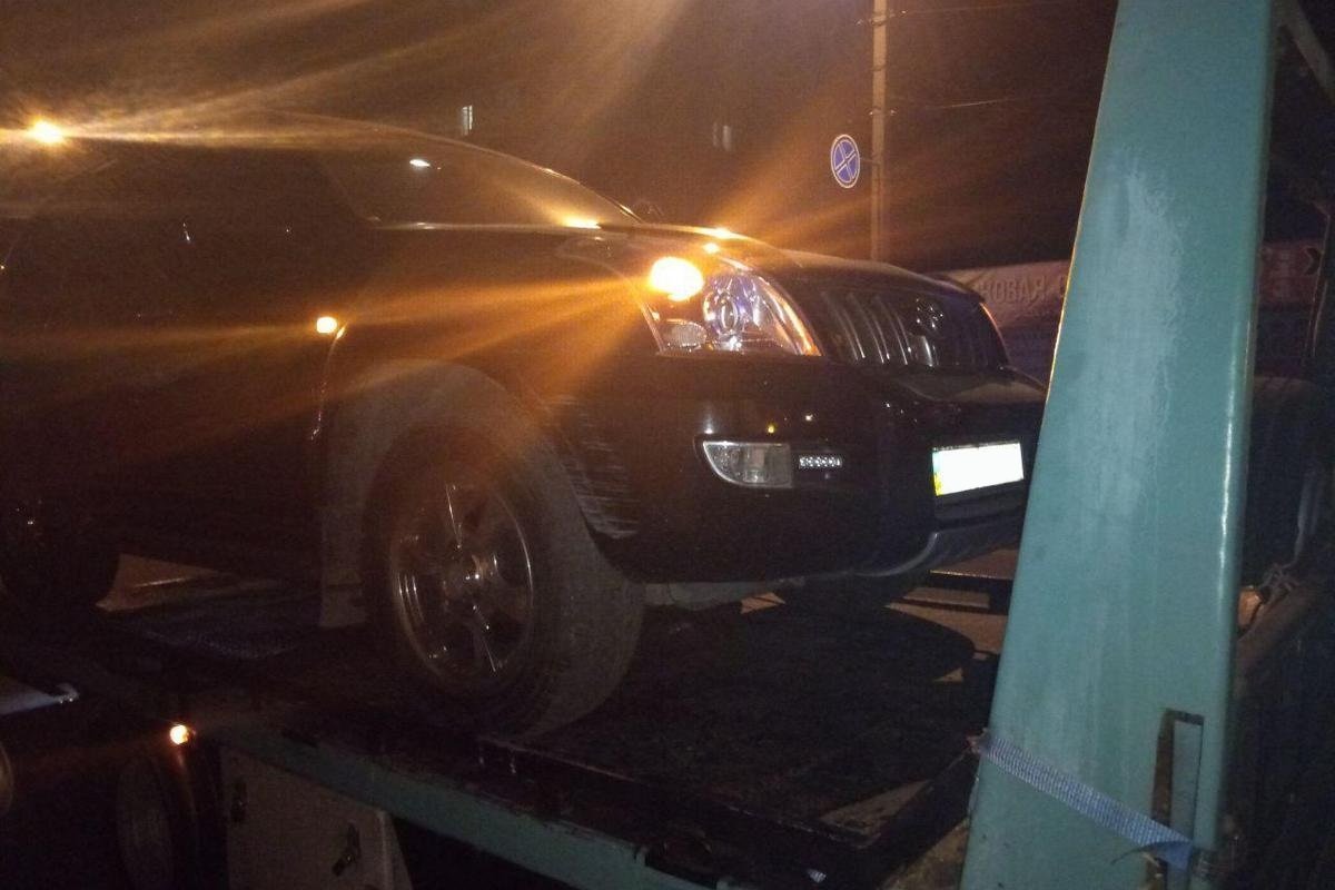 В итоге Toyota забрали на штрафплощадку В итоге Toyota забрали на штрафплощадку