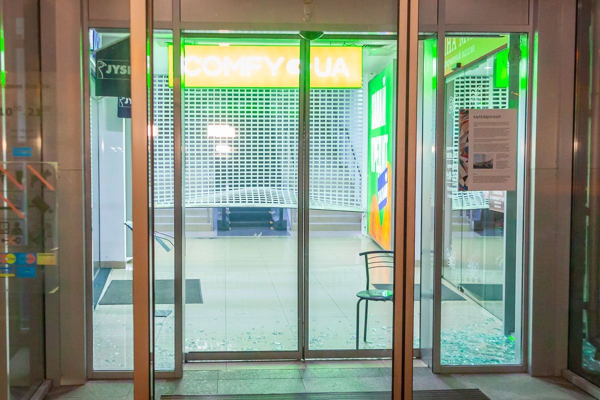 Сильно погнули решетку Сильно погнули решетку