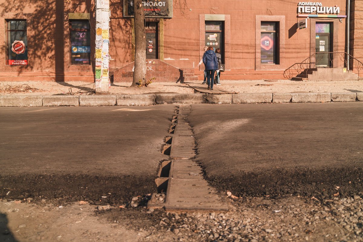 На Курчатова появился новый асфальт На Курчатова появился новый асфальт