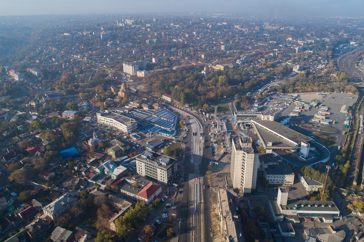 С высоты открывается прекрасный вид на город С высоты открывается прекрасный вид на город