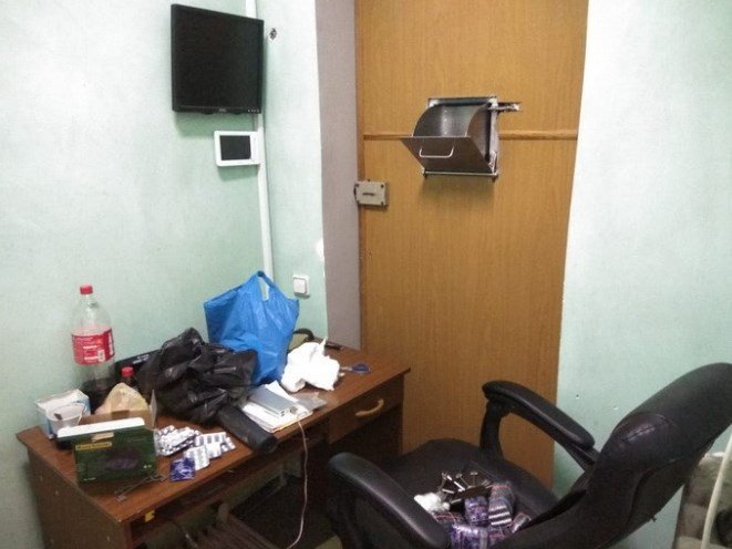 Правоохранители открыли уголовное производство сразу по нескольким статьям и провели обыски Правоохранители открыли уголовное производство сразу по нескольким статьям и провели обыски