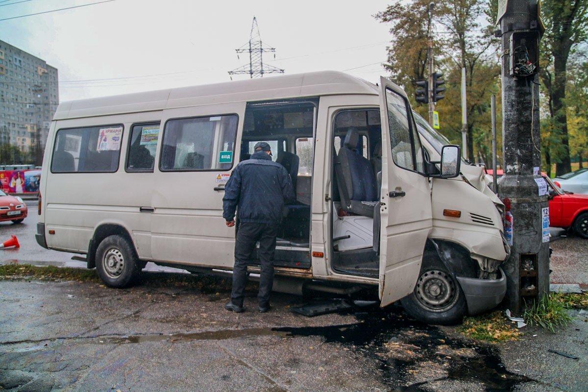 Возле Дафи маршрутка №127 столкнулась с Daewoo