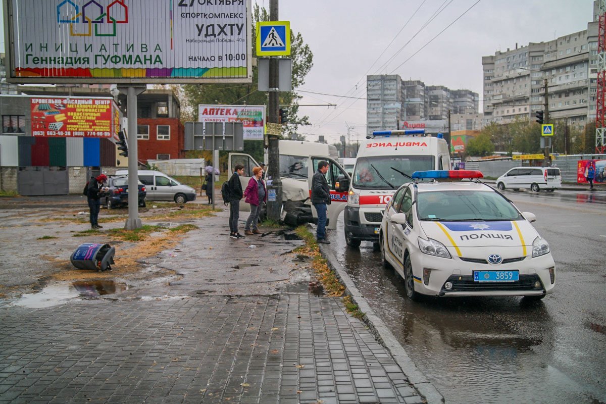 С места аварии скорая забрала шесть человек с травмами разной степени тяжести