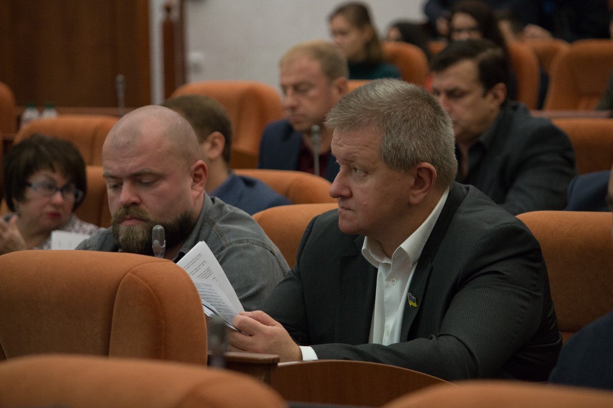Слишком много вопросов, слишком мало ответов Слишком много вопросов, слишком мало ответов
