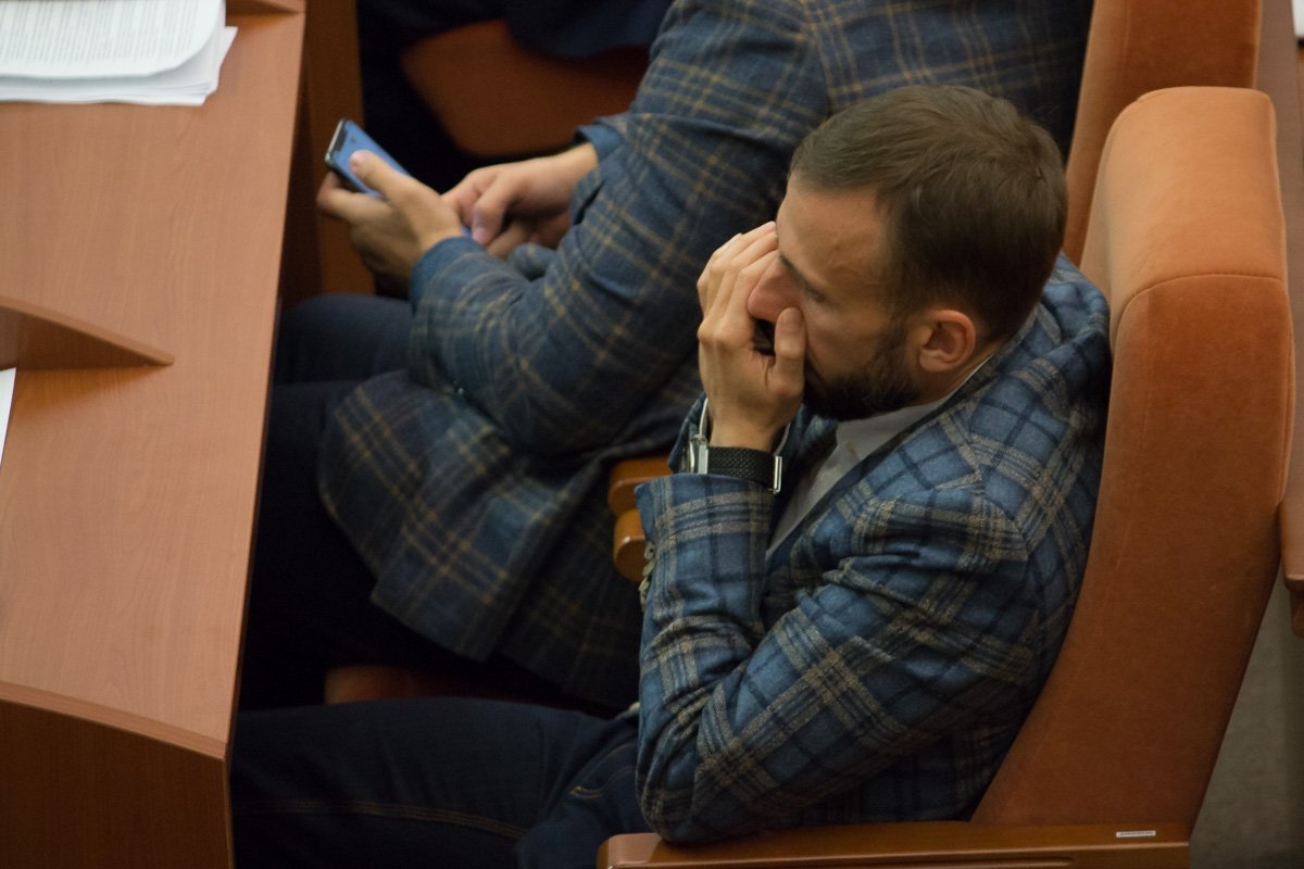 Зачем выбрасывать остатки ткани, если из них можно сшить еще один пиджак  Зачем выбрасывать остатки ткани, если из них можно сшить еще один пиджак