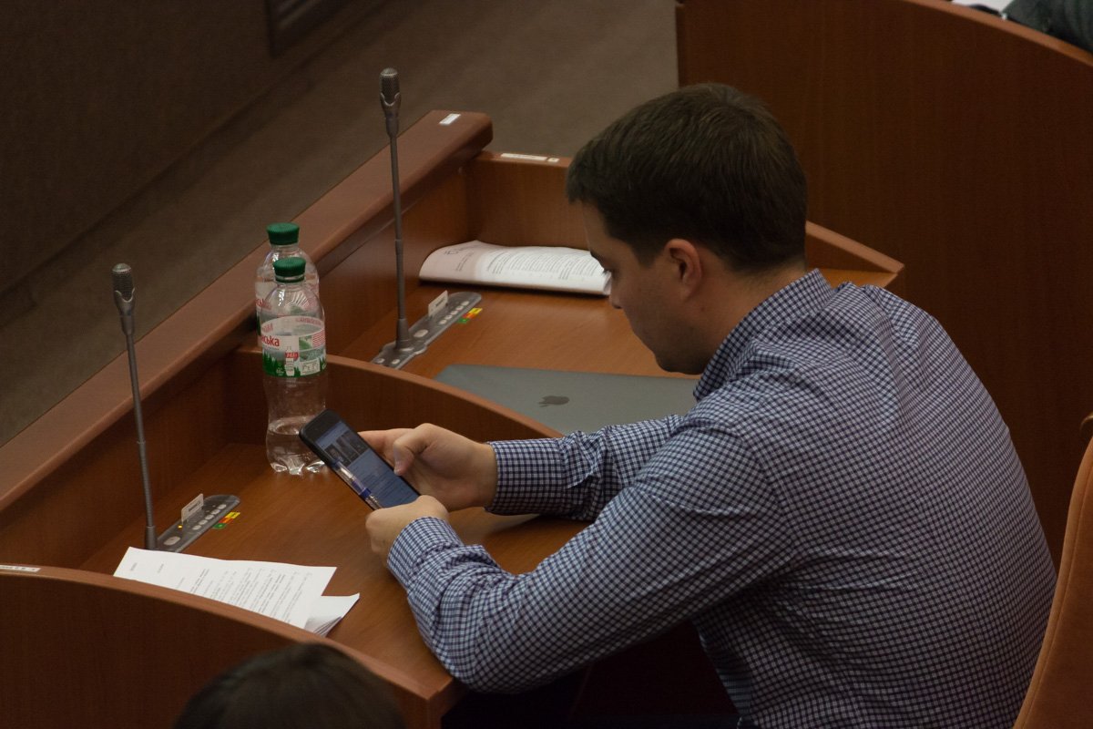 Наверное стоило погуглить спикеров до заседания Наверное стоило погуглить спикеров до заседания