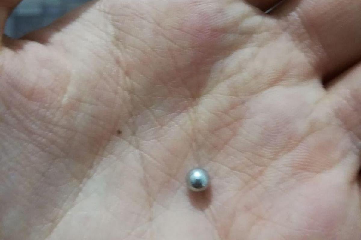 Пулю девушка нашла в рюкзаке Пулю девушка нашла в рюкзаке