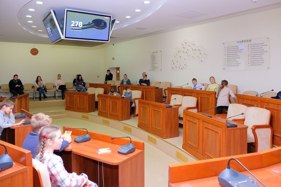 ... занимает пост председателя Днепропетровской ОГА