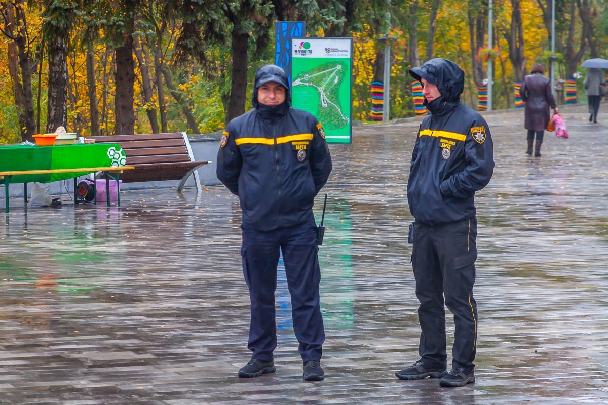 И в дождь и в снег