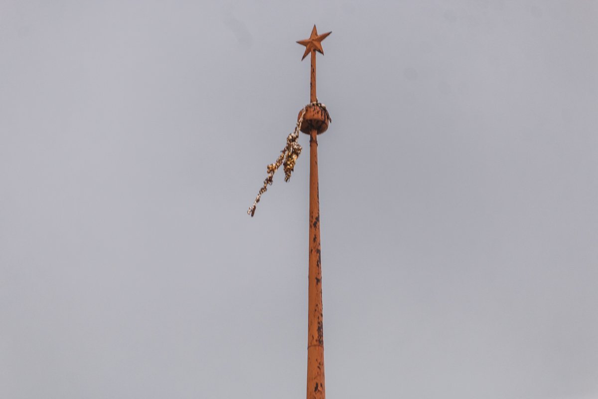 А в небе звезды