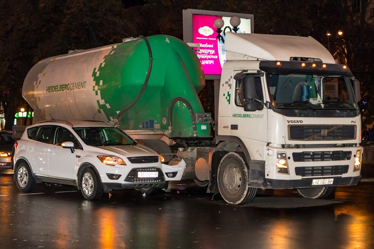 Автомобили притерлись Автомобили притерлись