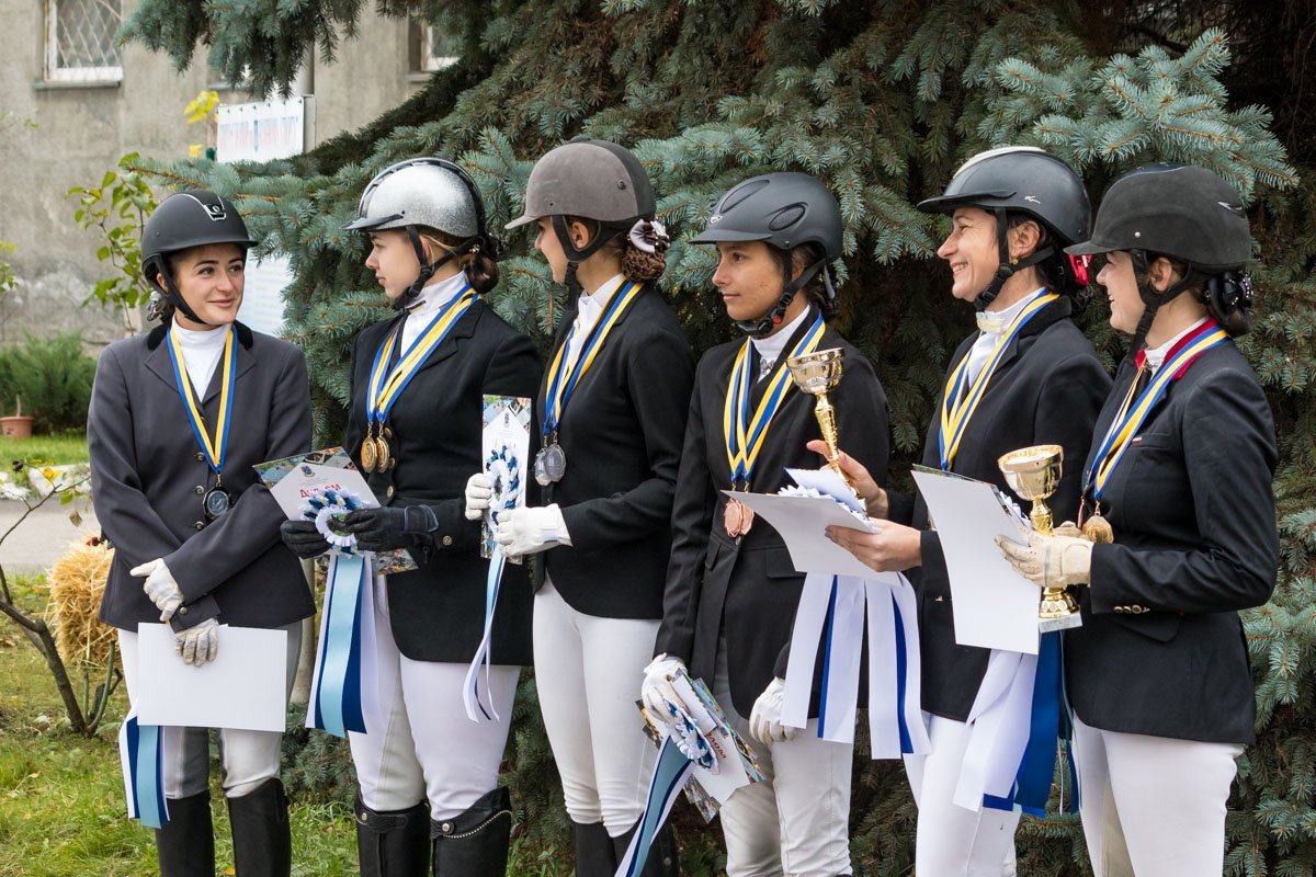 Судьи оценивали выступление всадников в баллах
