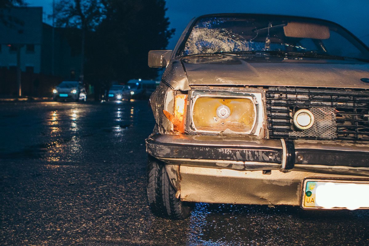 Водитель не заметил пешехода, перебегавшего доргу