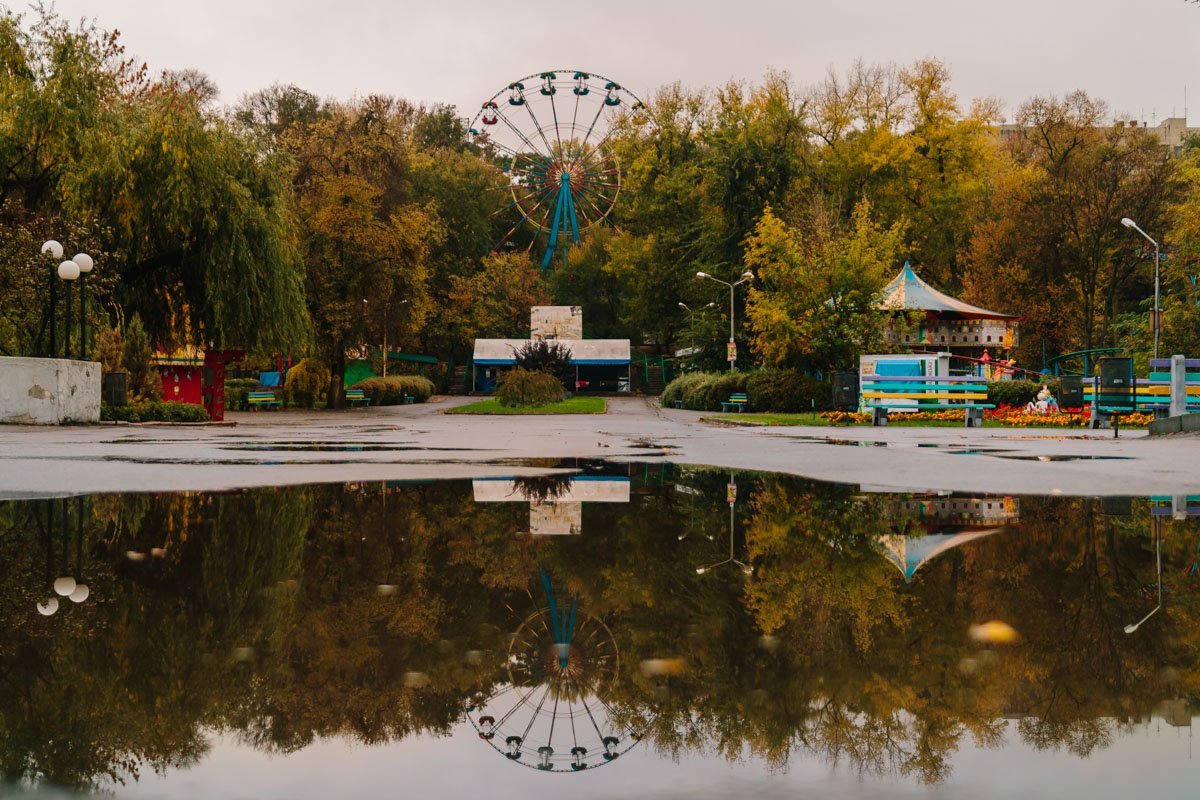 Ночь, улица, фонарь, аптека, Бессмысленный и тусклый свет. Живи еще хоть четверть века - Все будет так. Исхода нет.