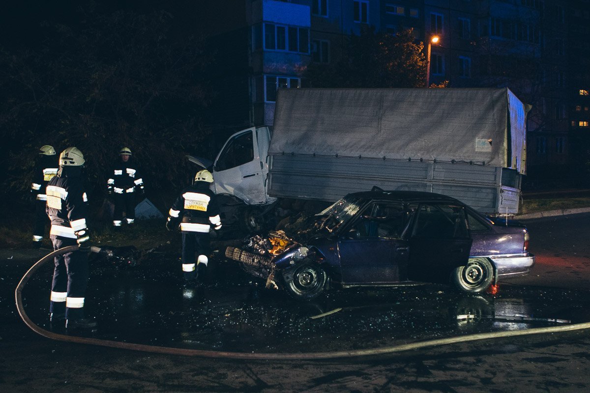 ДТП на перекрестке улиц Береговой и Дементьева ДТП на перекрестке улиц Береговой и Дементьева