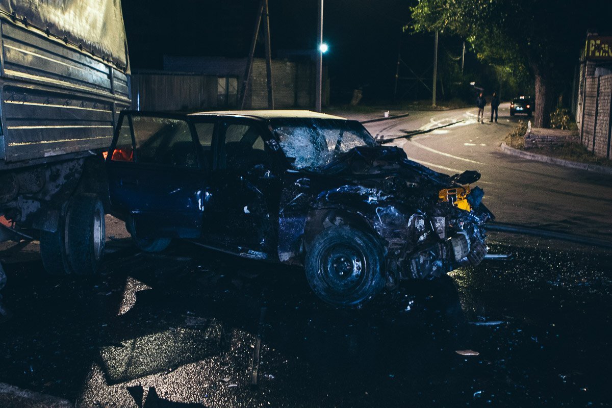 Столкнулись автомобили "ГАЗель" и Daewoo Nexia Столкнулись автомобили "ГАЗель" и Daewoo Nexia