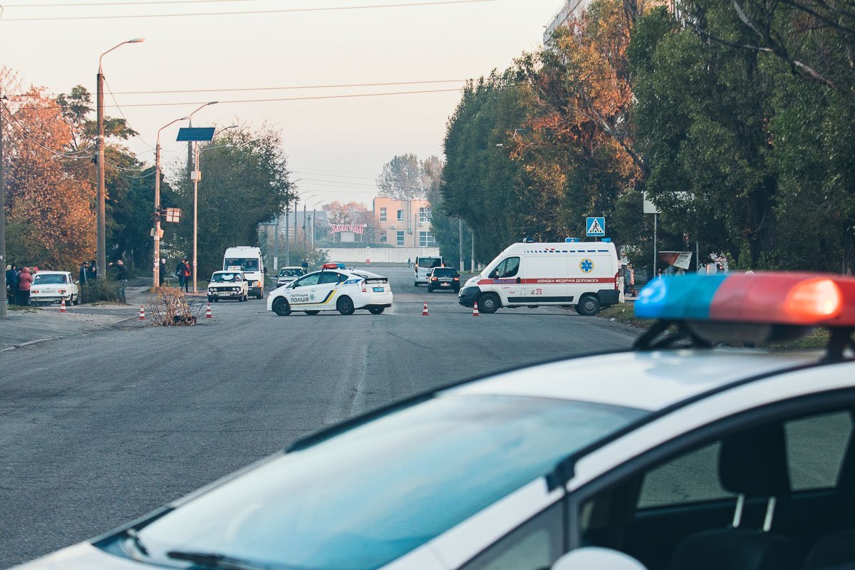 Перекрытая дорога на улице Журналистов Перекрытая дорога на улице Журналистов