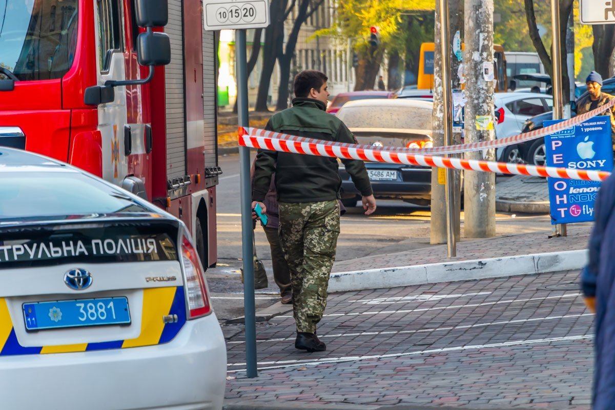 На месте работают взрывотехники На месте работают взрывотехники