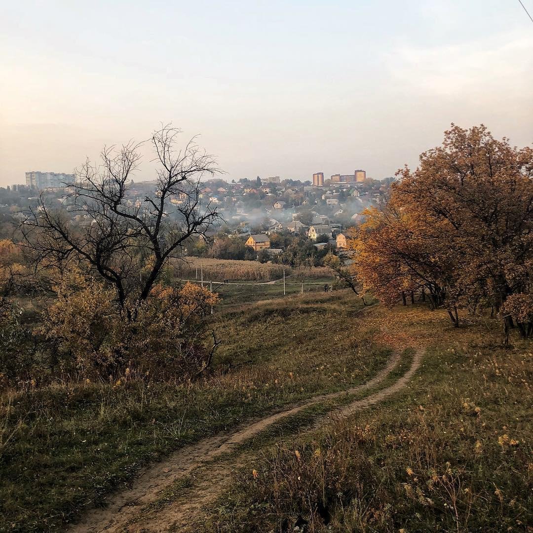 Стоит только стереть с пейзажа многоэтажки, как город выглядит максимально уютным. Фото: war666beast