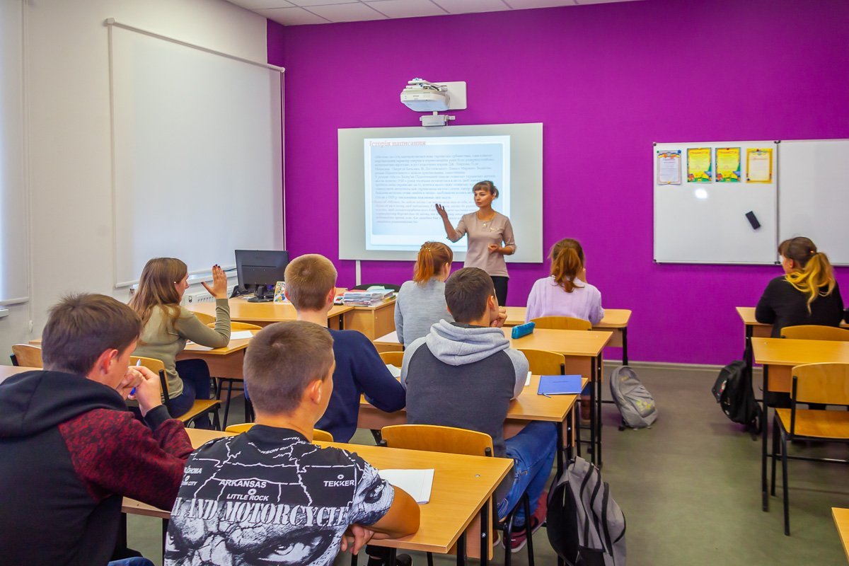 Здесь царит уютная и дружелюбная атмосфера, что располагает к освоению новых языков и знаний