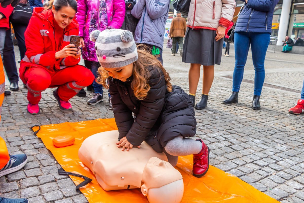 Навык оказания первой помощи полезен в любом возрасте Навык оказания первой помощи полезен в любом возрасте