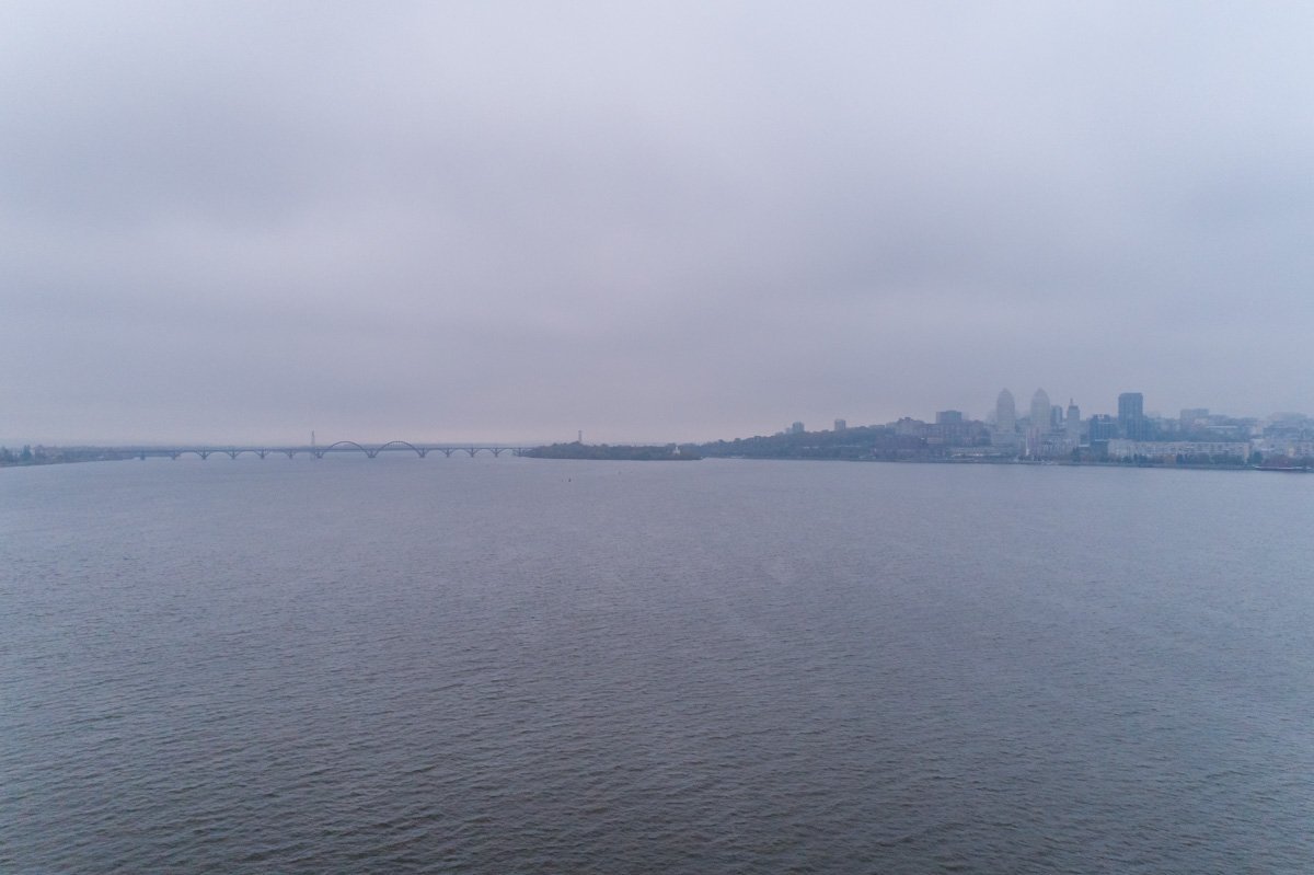 Город будто бы не может проснуться Город будто бы не может проснуться