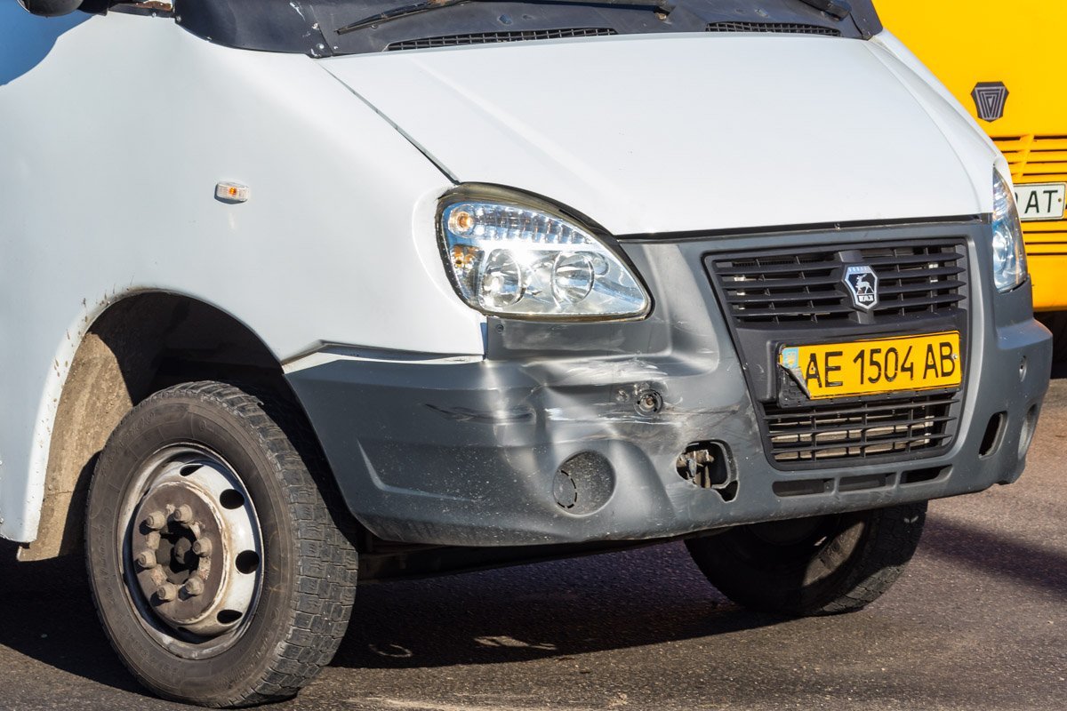 Маршрутка получила незначительные повреждения  Маршрутка получила незначительные повреждения