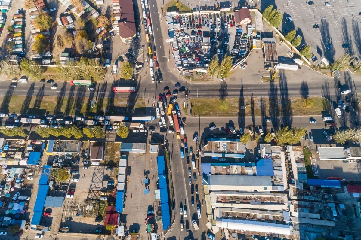 На Донецком шоссе образовалась большая пробка  На Донецком шоссе образовалась большая пробка