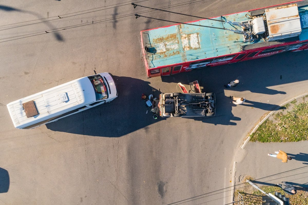 На момент аварии в "Жигулях" находились 2 человека  На момент аварии в "Жигулях" находились 2 человека