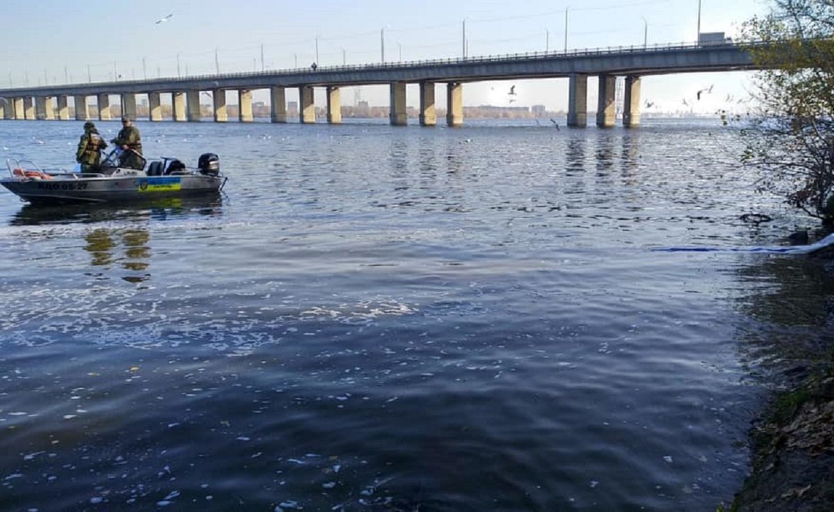 В Днепре продолжают заботиться об экологии города - расчищают реки и ликвидируют потопления