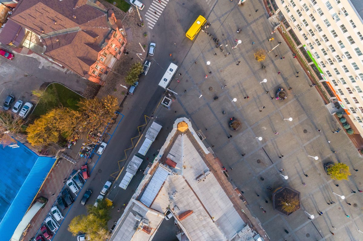 Тут находится старинная аптека Тут находится старинная аптека